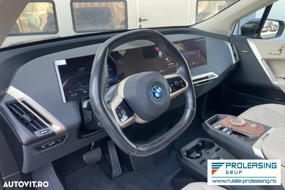 BMW iX - 8