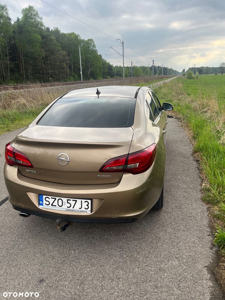 Opel Astra - 4