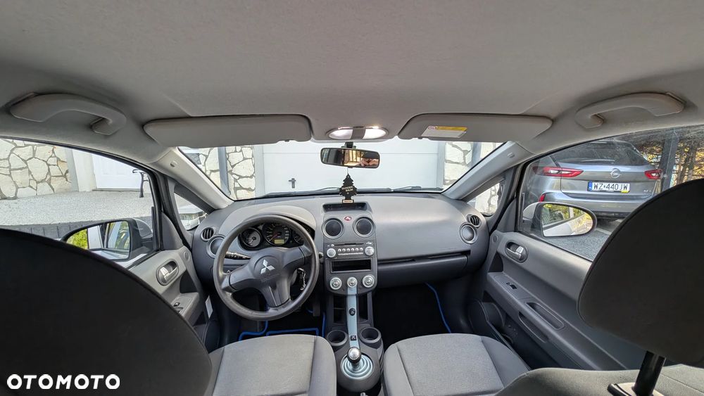 Mitsubishi Colt 1.5 Invite - 11