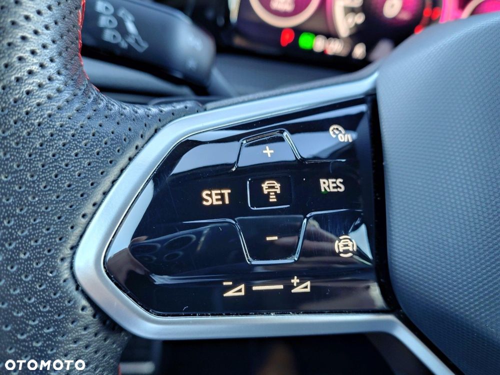 Volkswagen Golf 2.0 TSI GTI DSG - 17