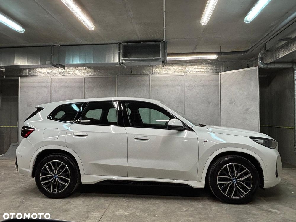 BMW iX1 eDrive20 66.5kWh M Sport - 7