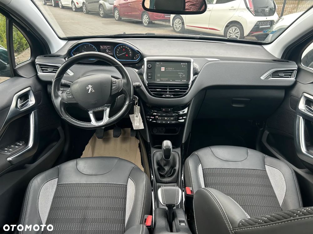 Peugeot 2008 BlueHDi 100 STOP & START Allure - 11