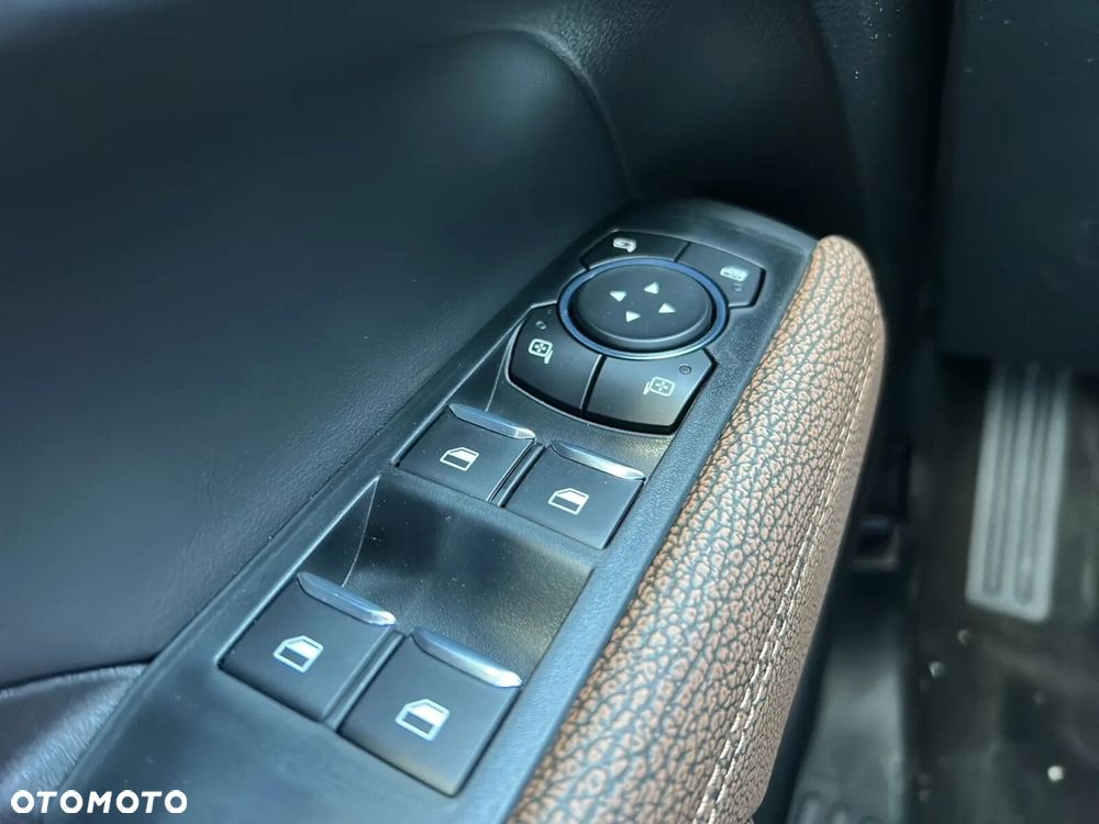 Volkswagen Amarok - 25
