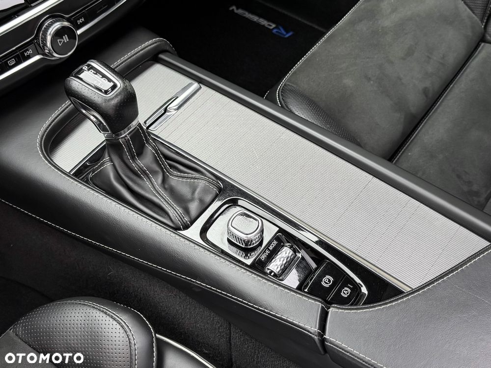 Volvo V90 D5 AWD Geartronic R Design - 19