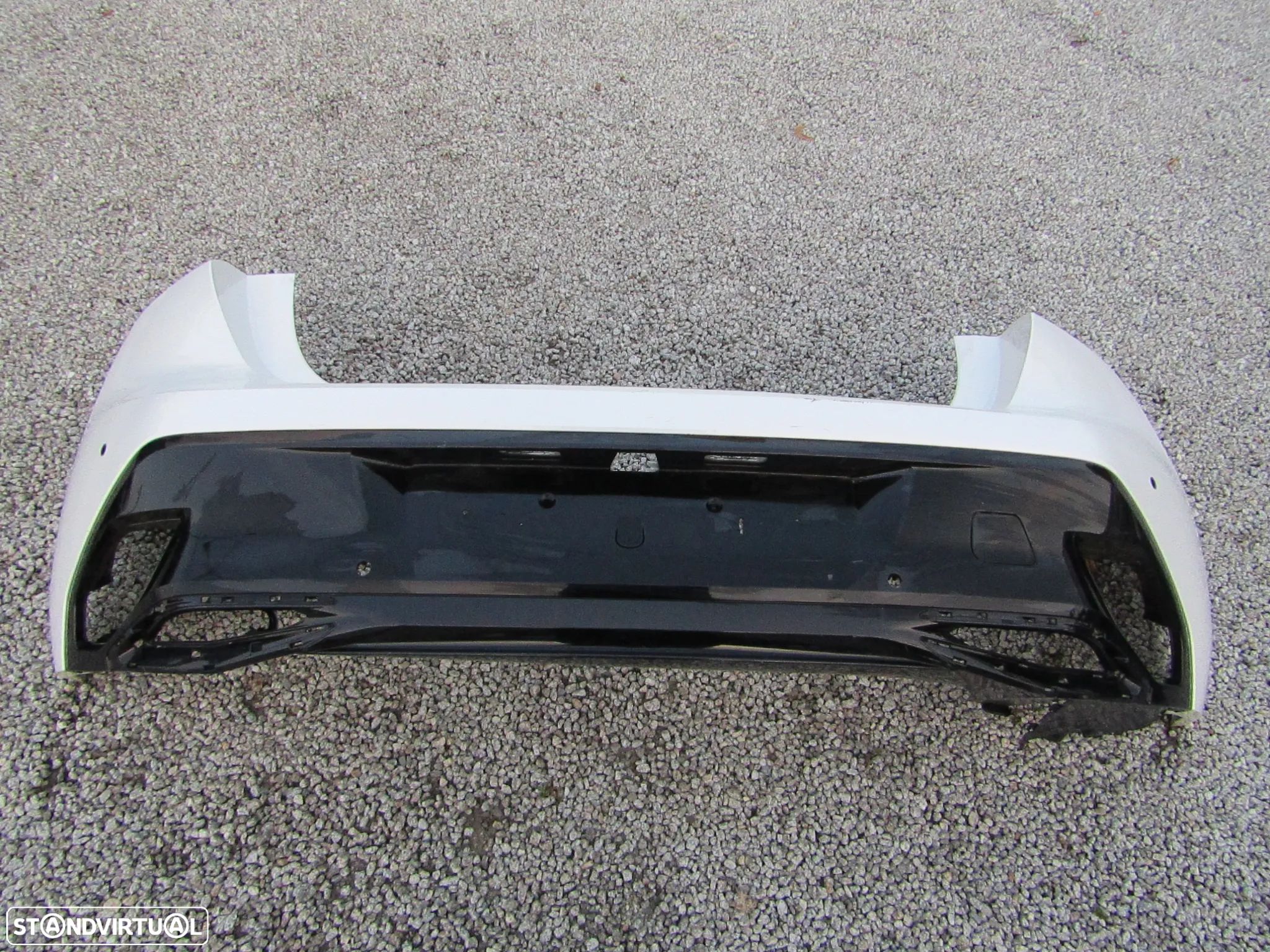 Para-choques tras Peugeot 308 ano 2022 original (ver descrição) - 1