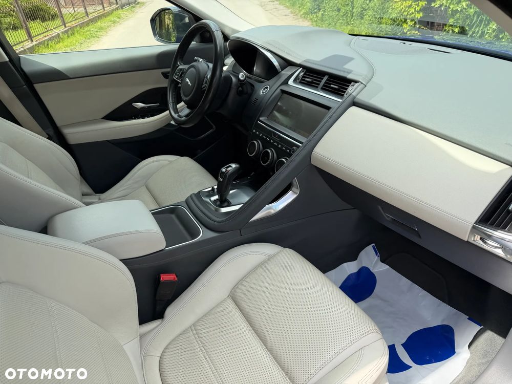 Jaguar E-Pace 2.0 i4P AWD SE - 12