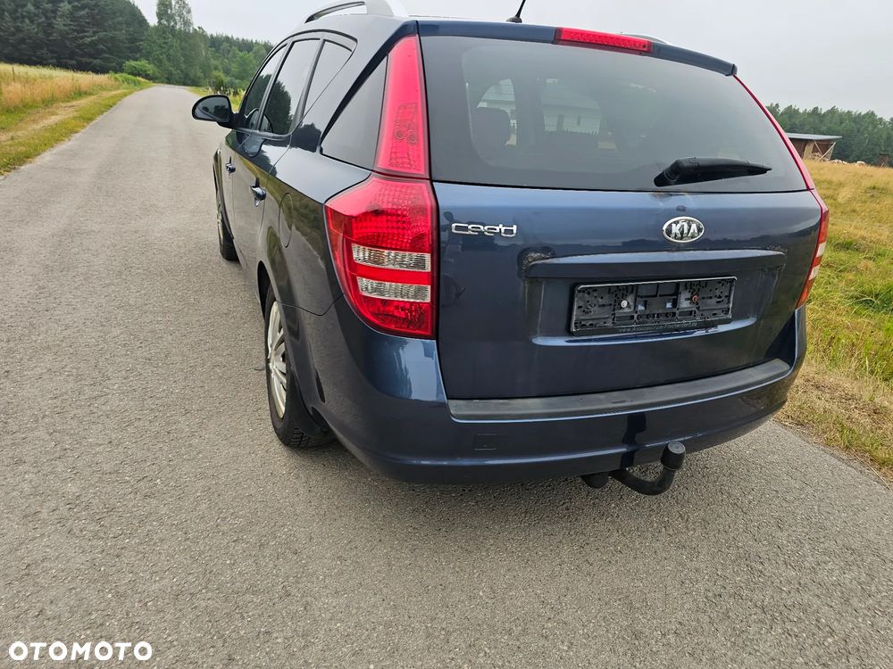Kia Ceed - 30