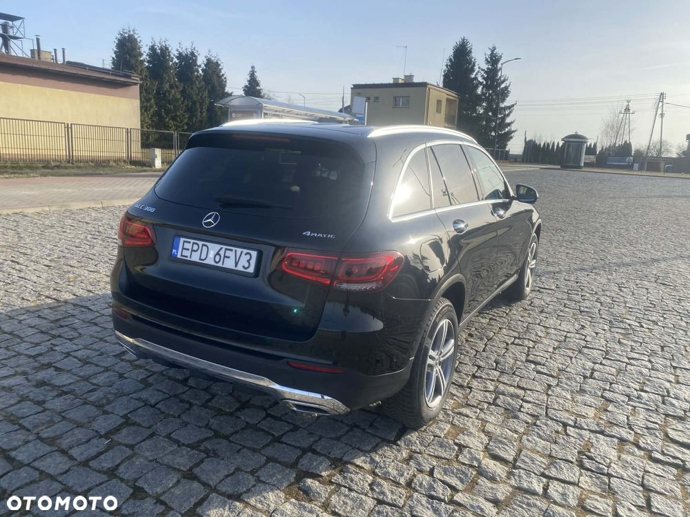 Mercedes-Benz GLC 300 4Matic 9G-TRONIC - 4