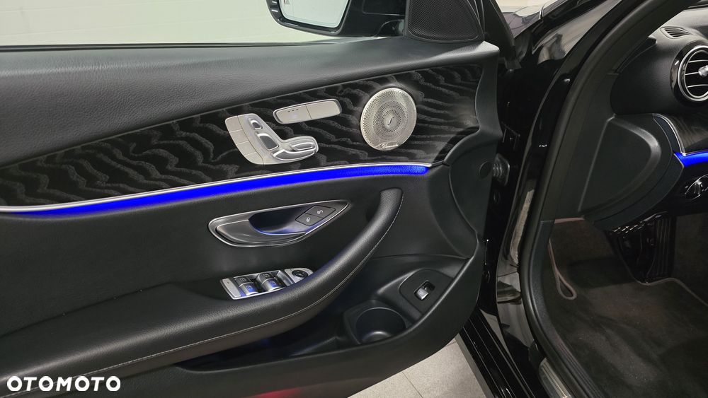 Mercedes-Benz Klasa E 300 de 4Matic T 9G-TRONIC AMG Line - 12