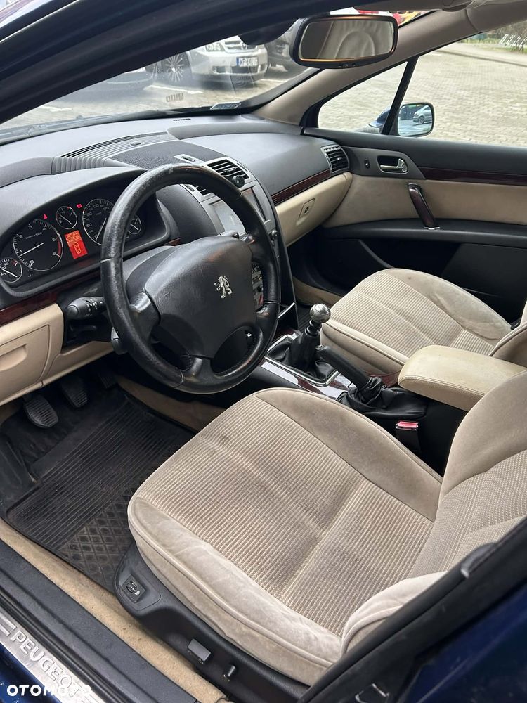 Peugeot 407 2.0 HDI Premium navtech gama - 12