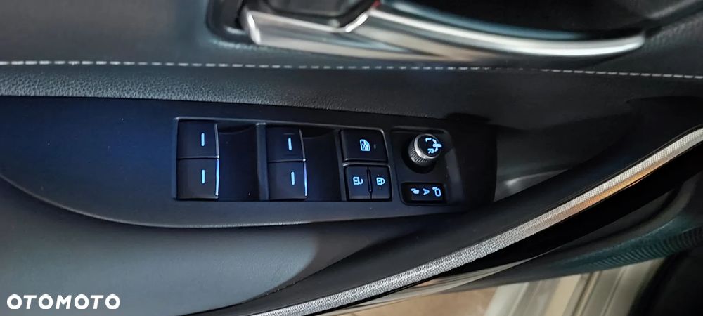 Toyota Corolla 2.0 Hybrid Executive - 16