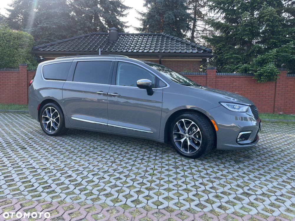 Chrysler Pacifica - 2