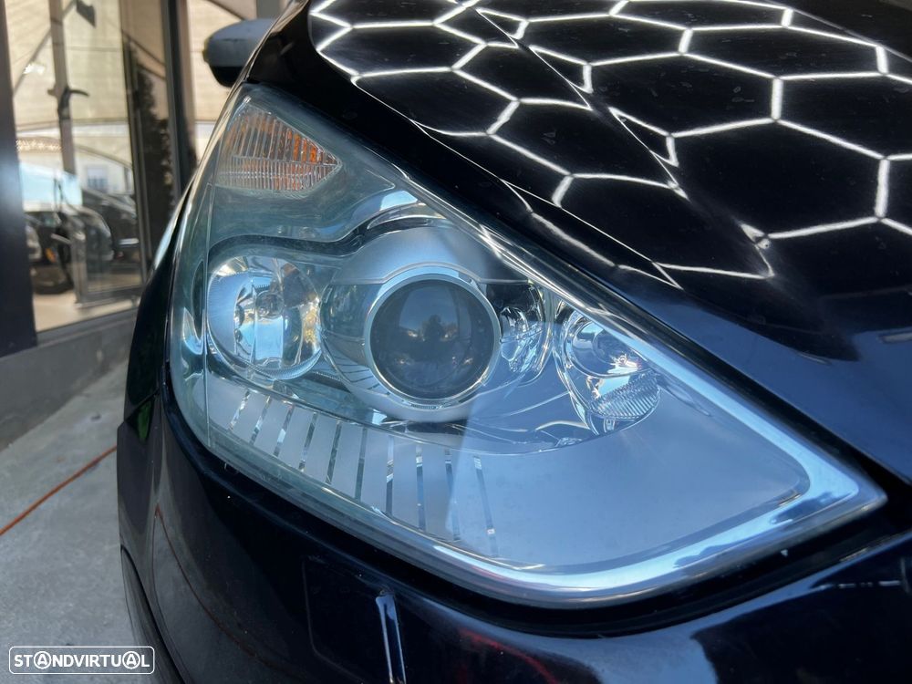 Ford S-Max 2.2 TDCi Titanium 7L - 42