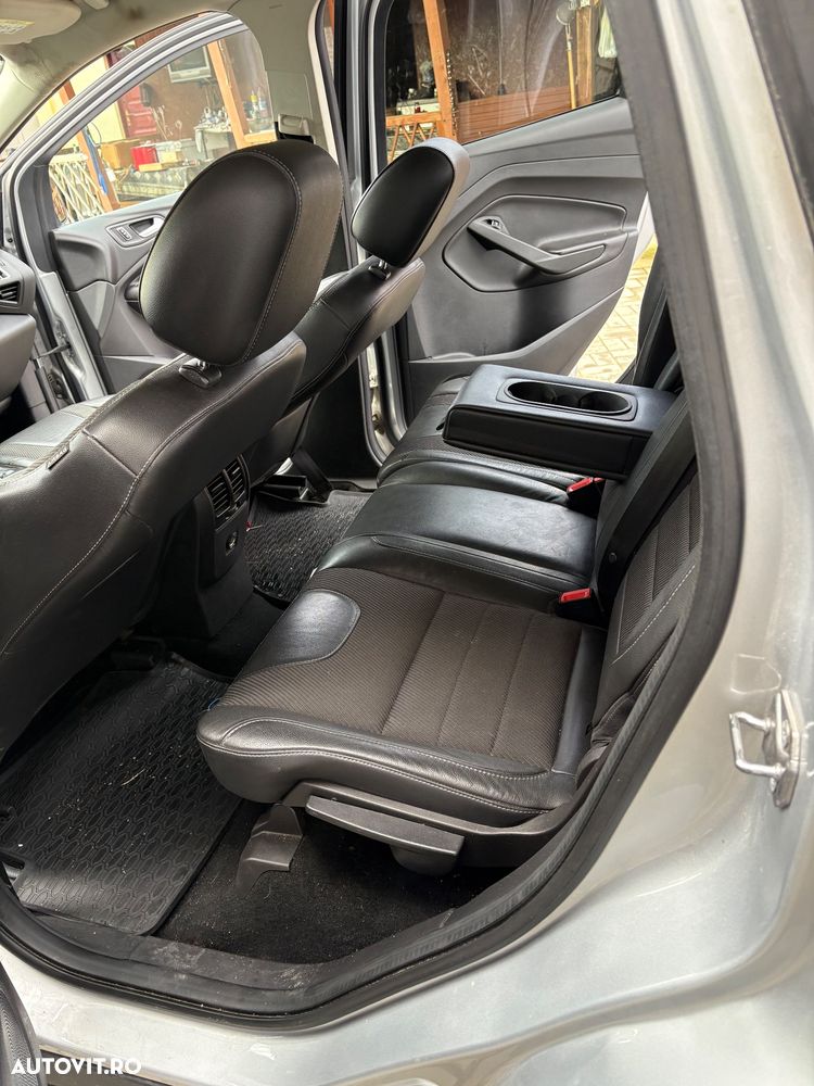 Ford Kuga 2.0 TDCi Powershift 4WD Titanium - 9