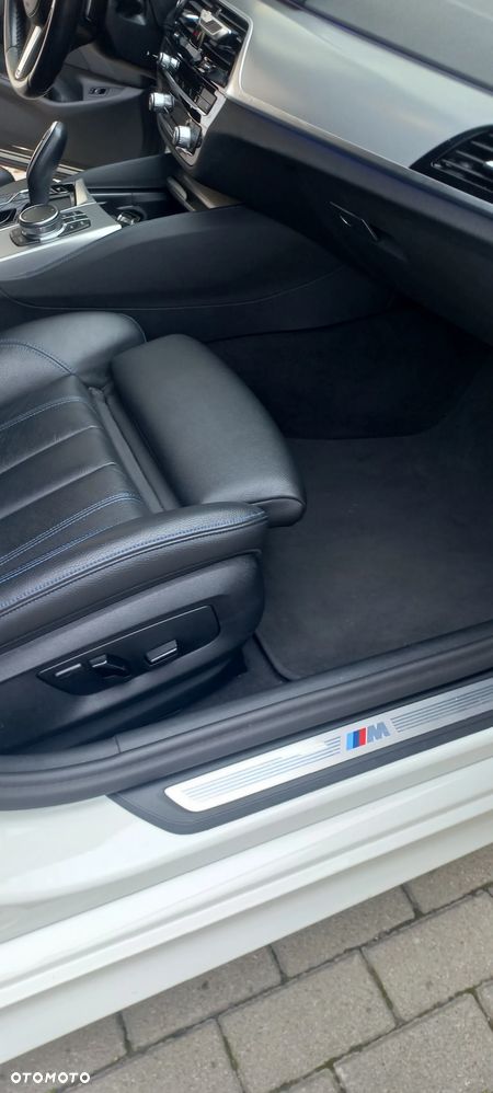 BMW Seria 5 520d M Sport - 13
