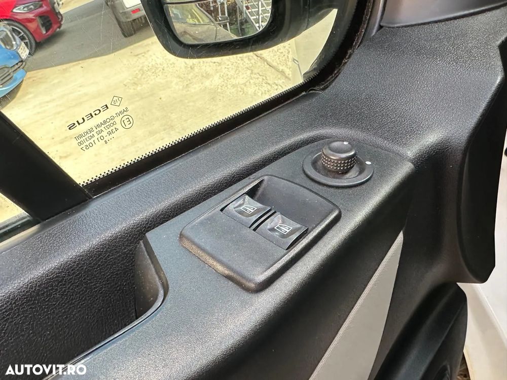 Renault Trafic - 11