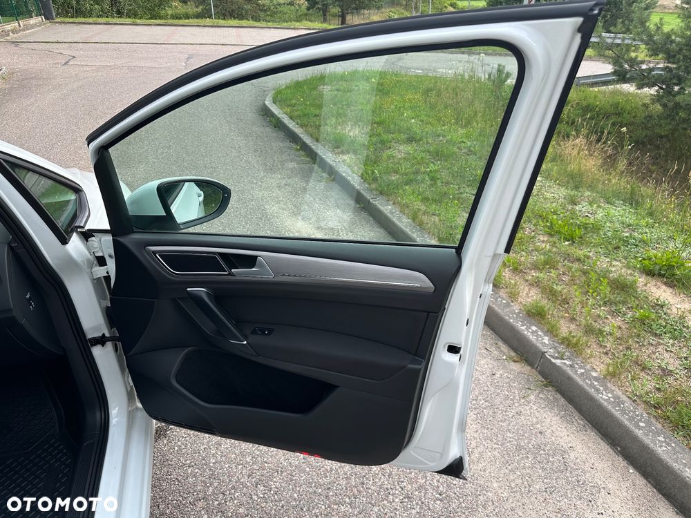 Volkswagen Golf - 29