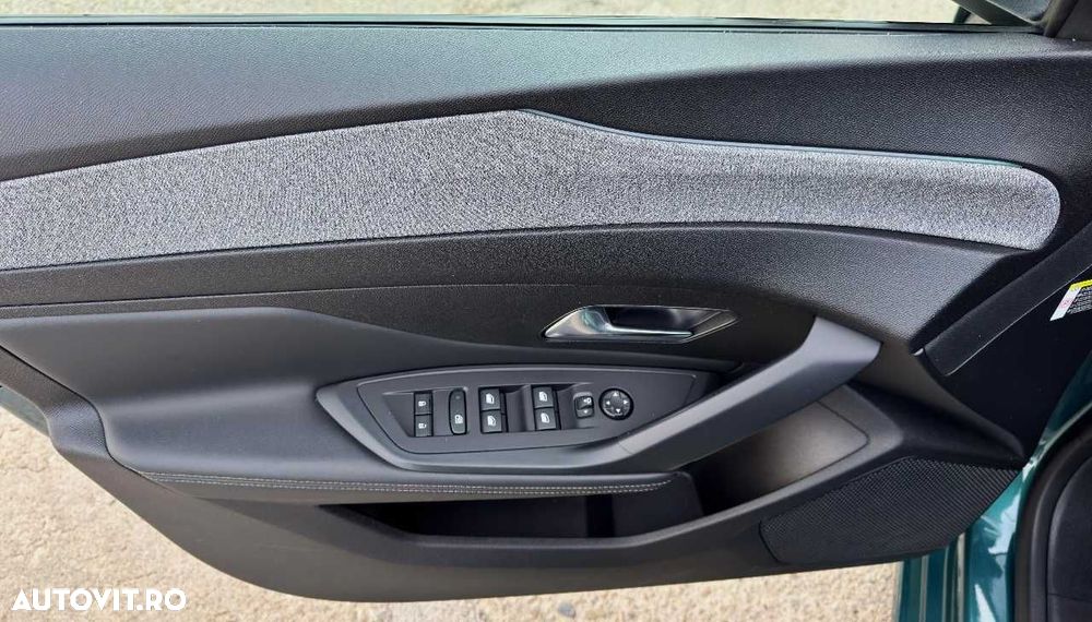 Peugeot 308 1.5L BlueHDI 130 S&S EAT8 Allure - 14