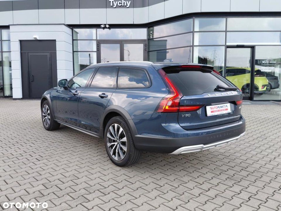 Volvo V90 Cross Country - 3