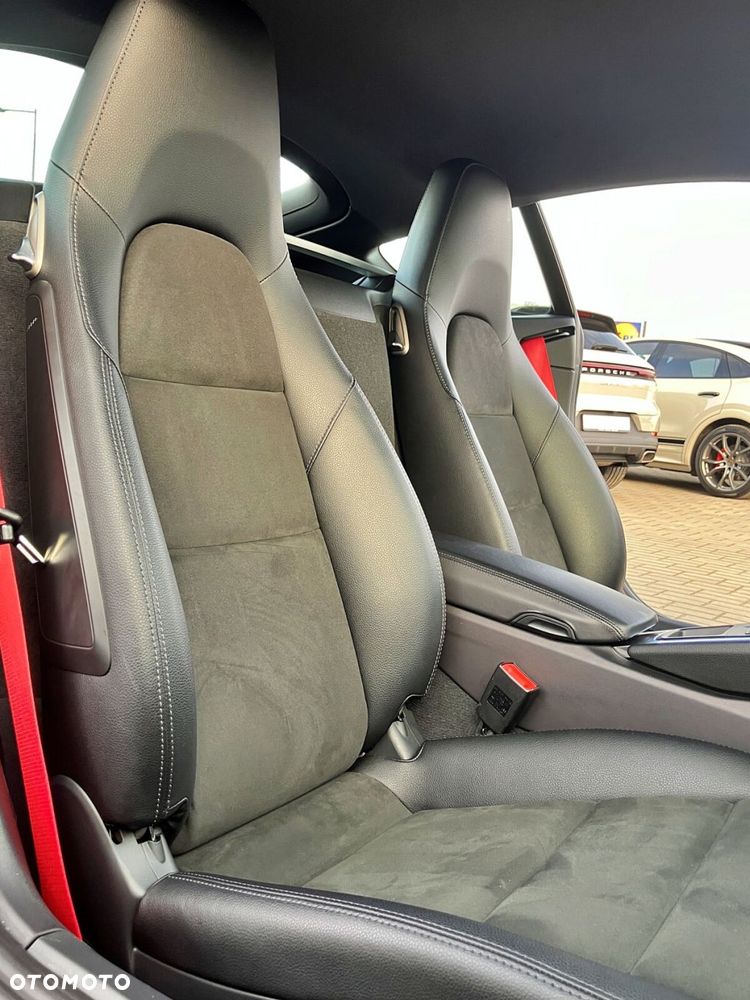 Porsche 718 Cayman - 35