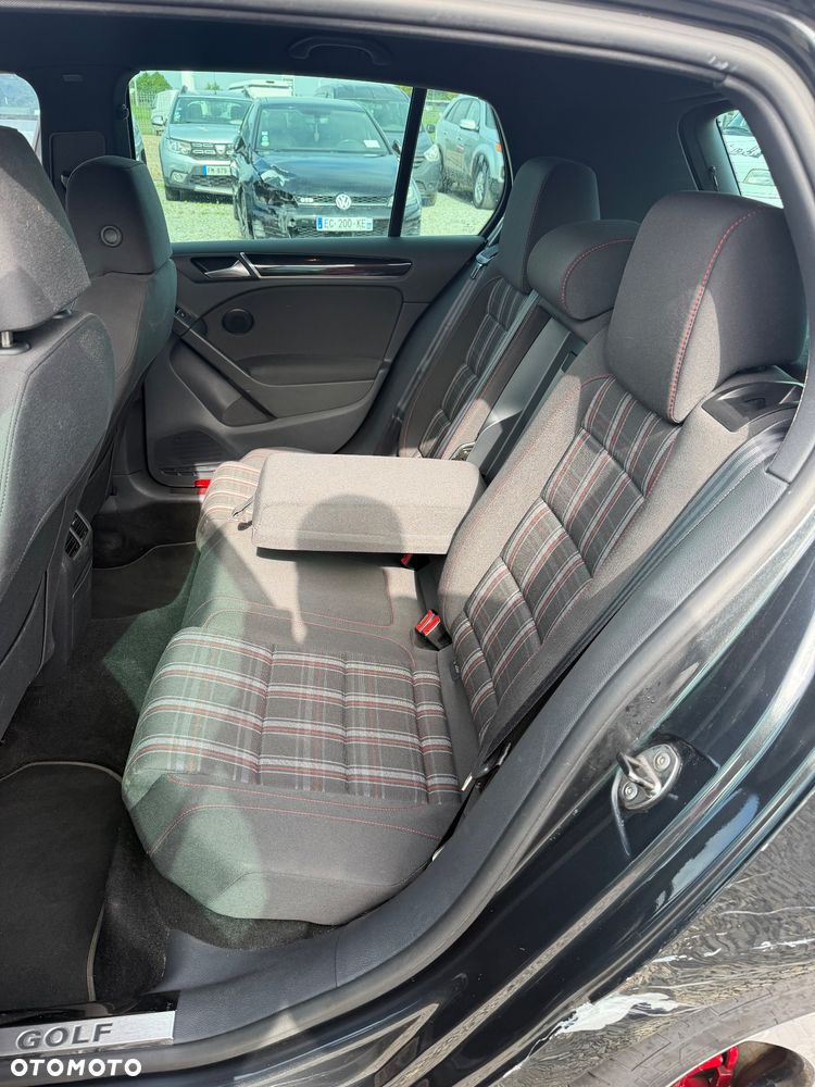 Volkswagen Golf 2.0 GTI DSG - 13