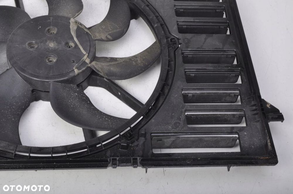 AUDI A4 B9 2.0 TDI WENTYLATOR CHŁODNICY 8W0121207 - 10