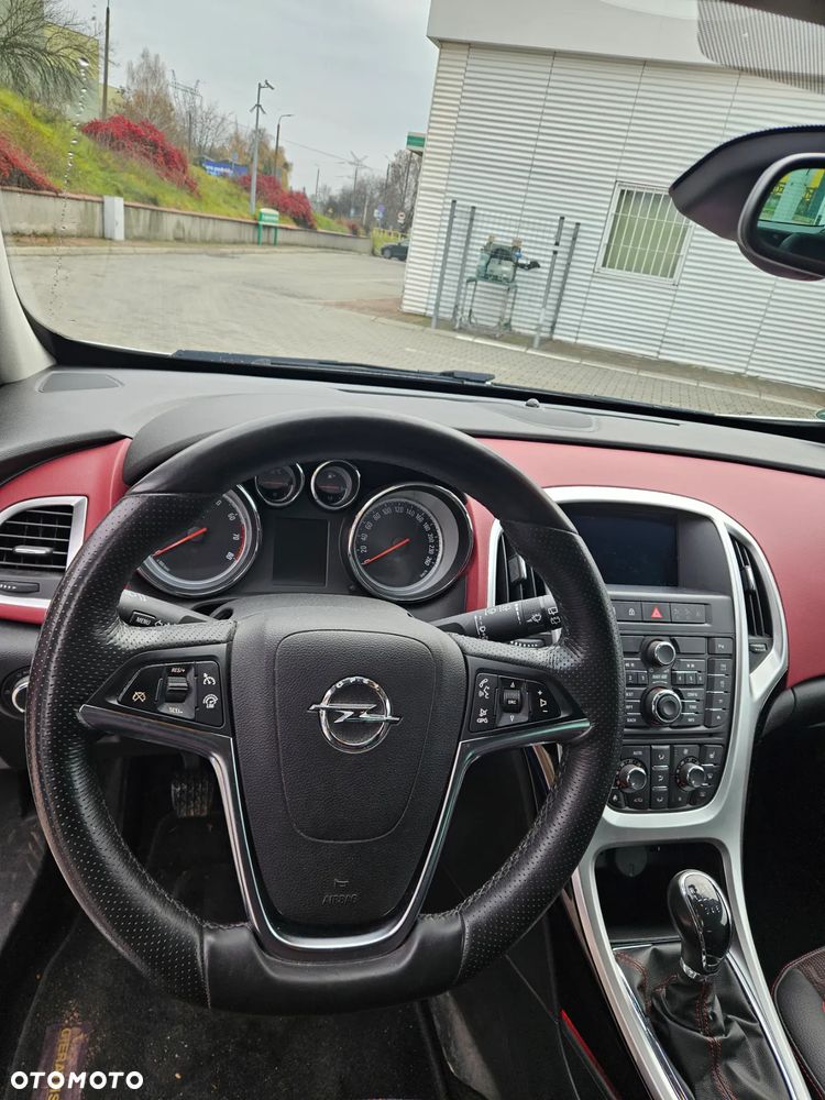 Opel Astra IV GTC 1.4 T Sport S&S EU6 - 17