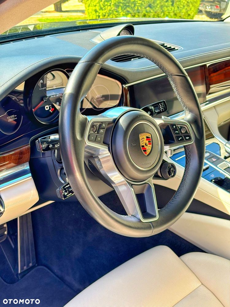 Porsche Panamera 4S - 8