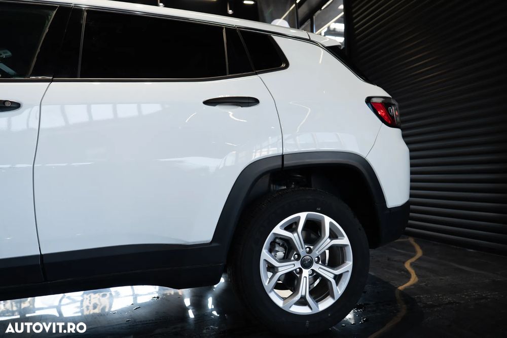 Jeep Compass - 12
