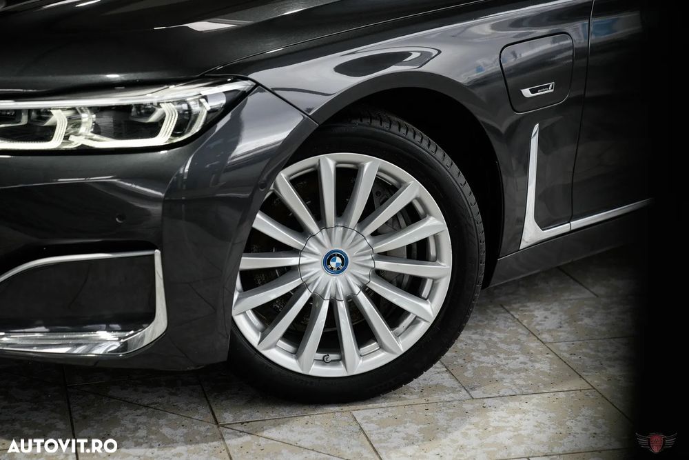 BMW Seria 7 745e - 12