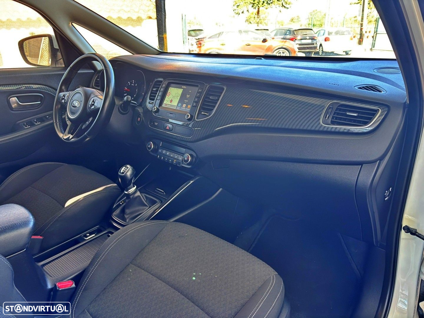 Kia Carens 1.7 CRDi ISG EX - 16