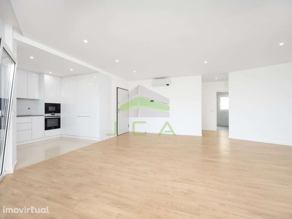Apartamento T2 semi-novo - Grande imagem: 2/25