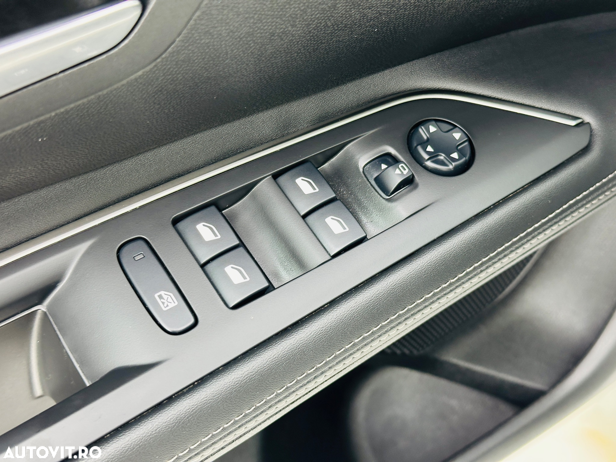 Peugeot 3008 PureTech 130 Stop & Start GPF Active Pack - 12