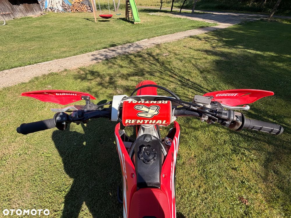 Honda CRF - 8