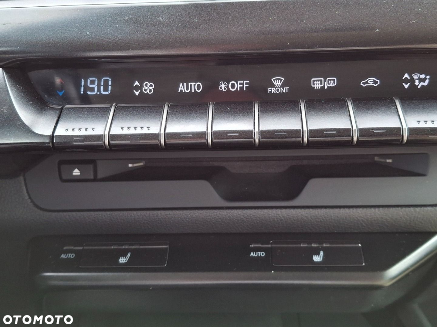Lexus UX 200 Prestige 2WD - 25