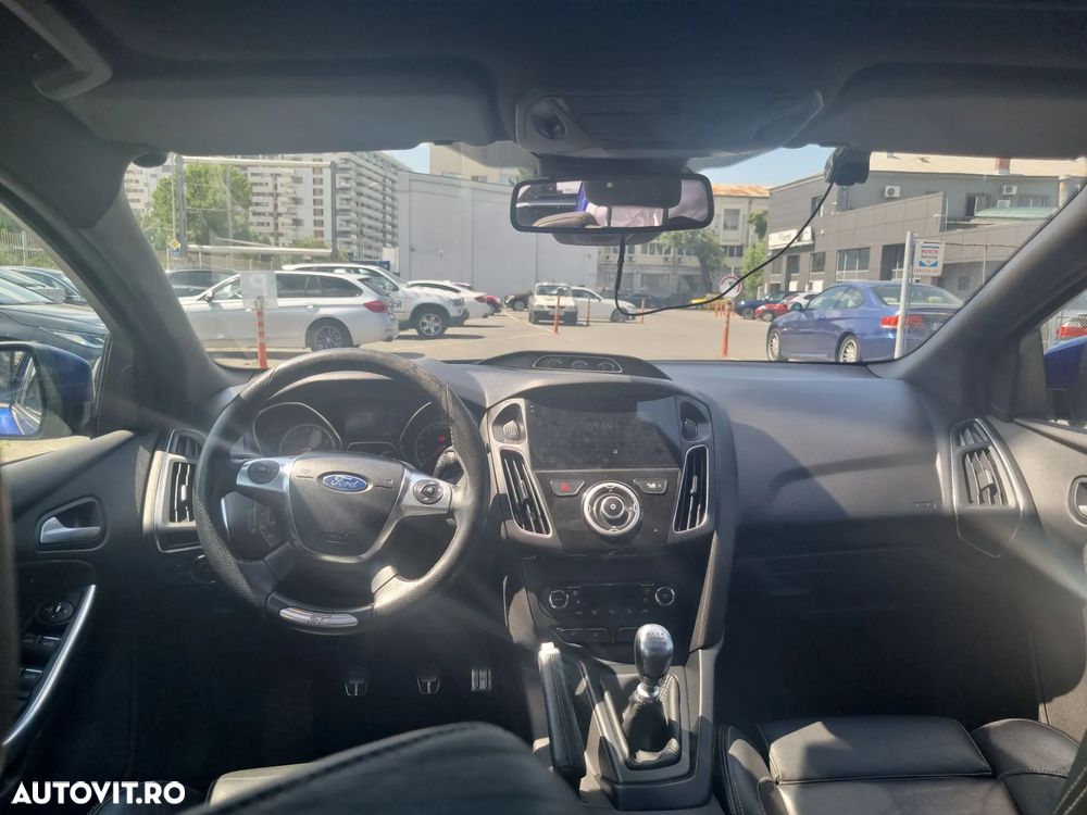 Ford Focus - 10