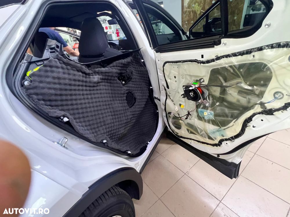 Toyota C-HR - 14