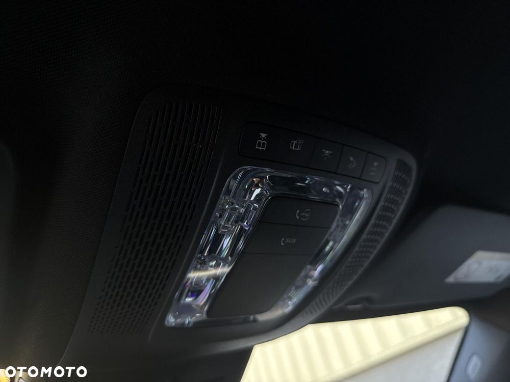 Mercedes-Benz GLB - 22