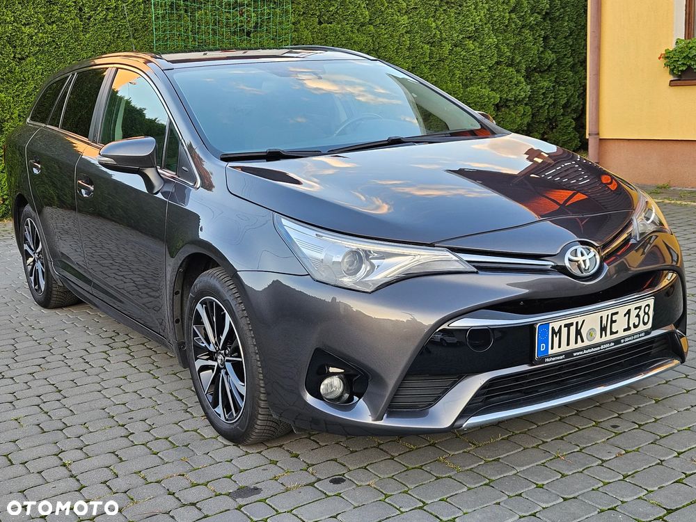 Toyota Avensis - 8
