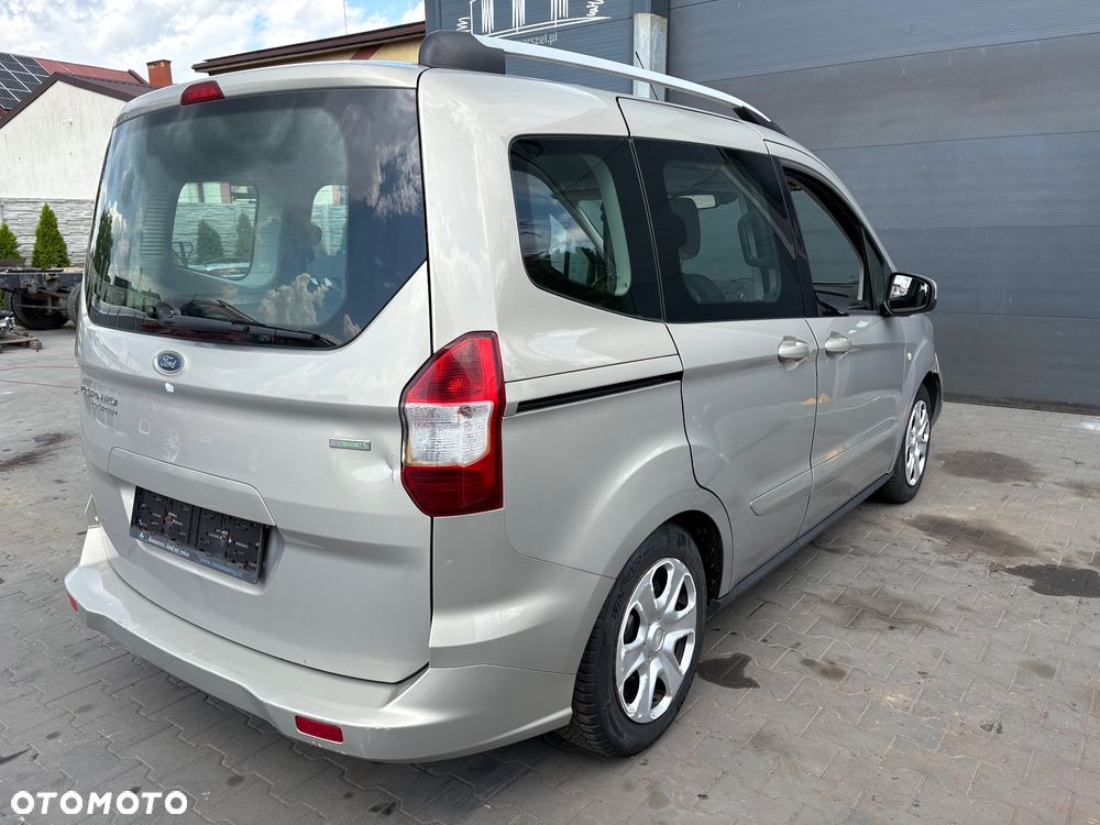 Ford Tourneo Courier 1.0 EcoBoost S&S Titanium - 6