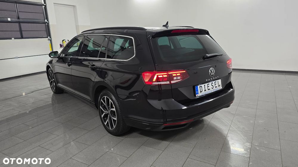 Volkswagen Passat - 4