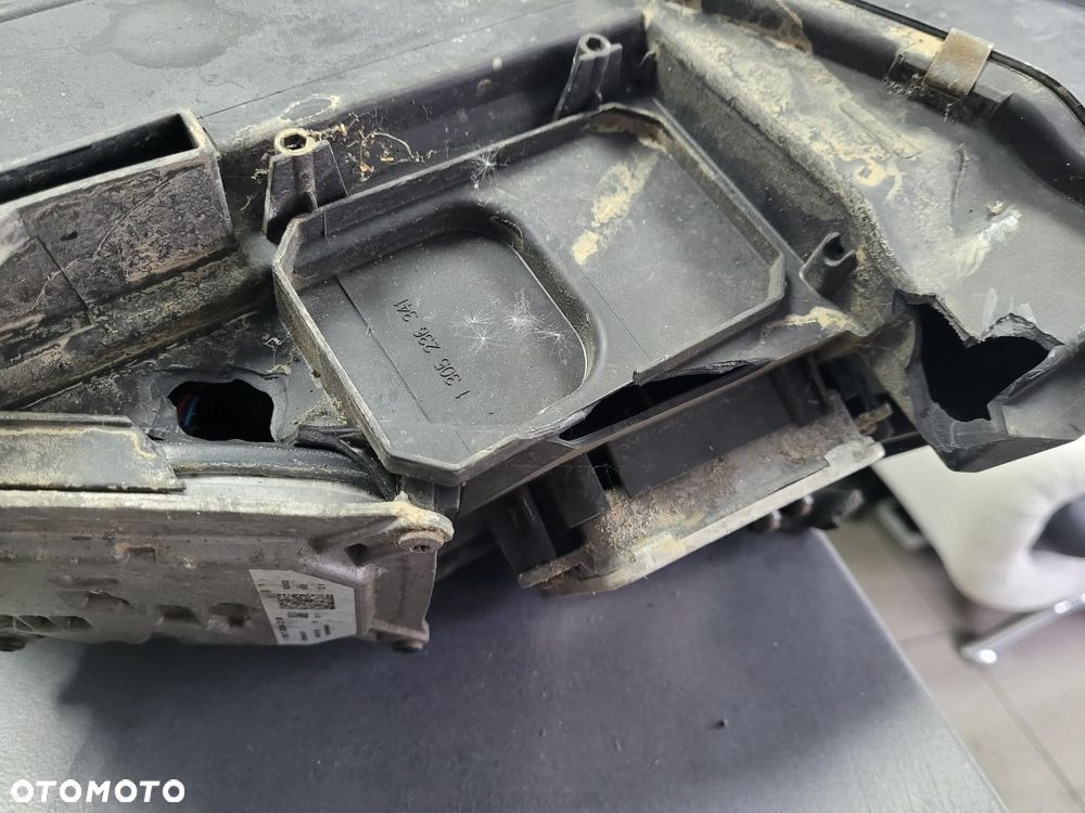 Lampa prawa Audi a4 b8 - 10