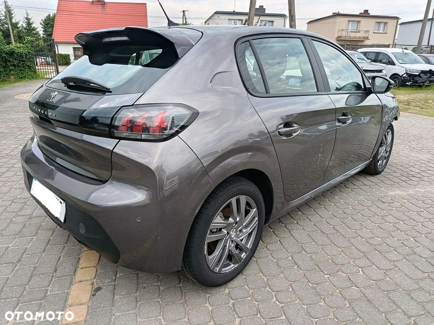 Peugeot 208 - 5