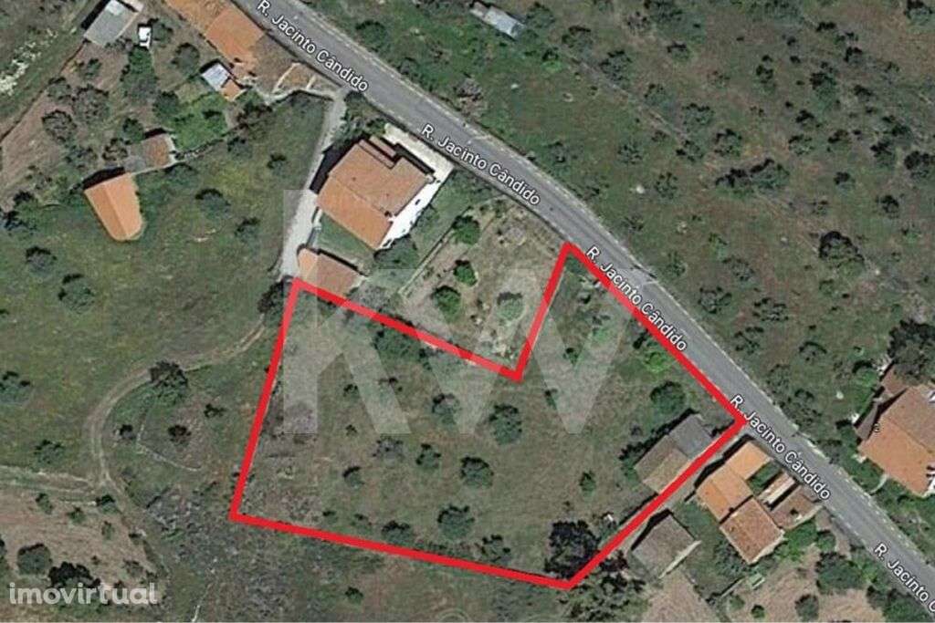 Casa Rural c/Poço e Terreno de 3.120m2 em Aranhas, Penamacor - Grande imagem: 2/8