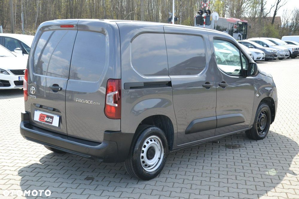 Toyota Proace City - 7