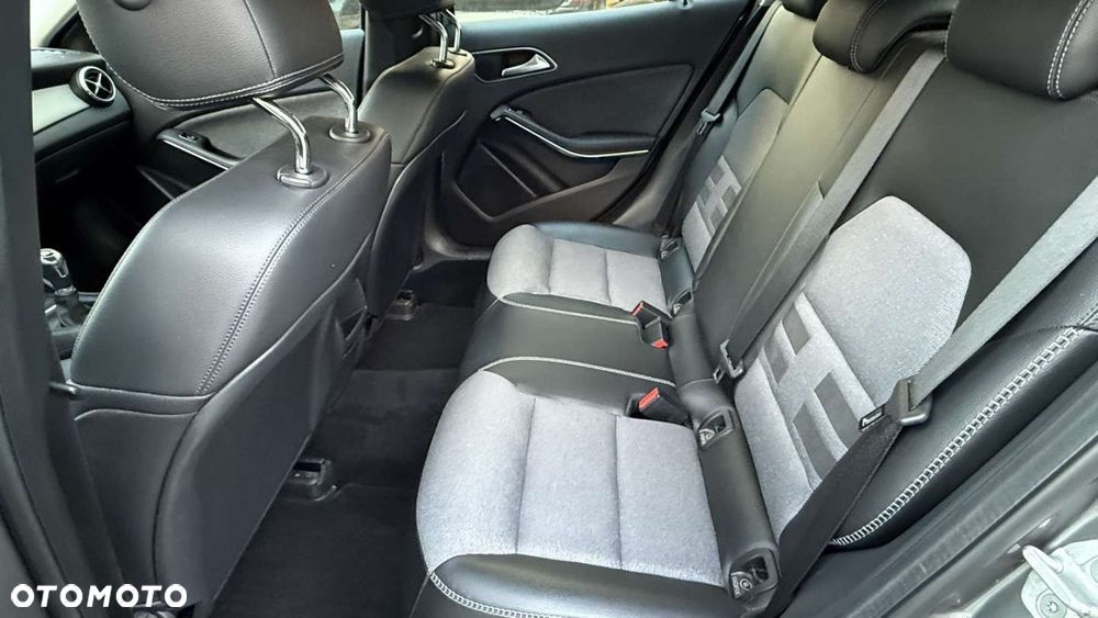 Mercedes-Benz GLA 200 Style - 29