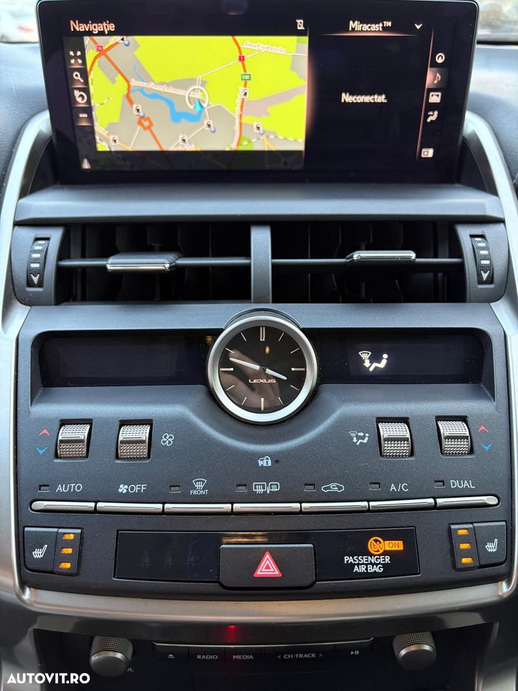 Lexus Seria NX 300h AWD Luxury - 13