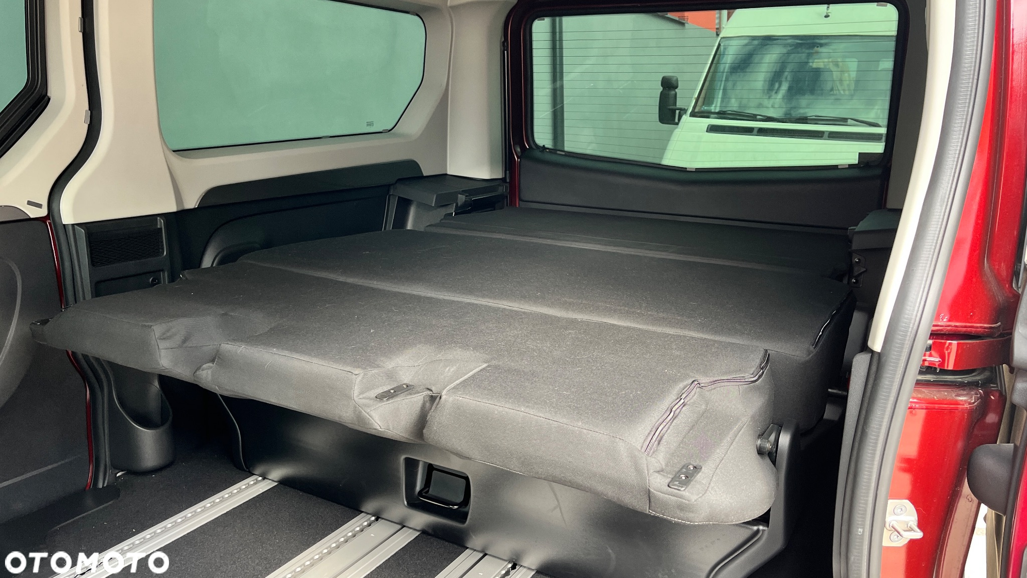 Renault Trafic SpaceClass 2.0 dCi Escapade EDC - 17