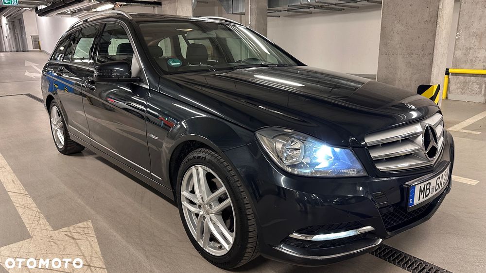 Mercedes-Benz Klasa C 180 BlueEFFICIENCY Avantgarde - 2