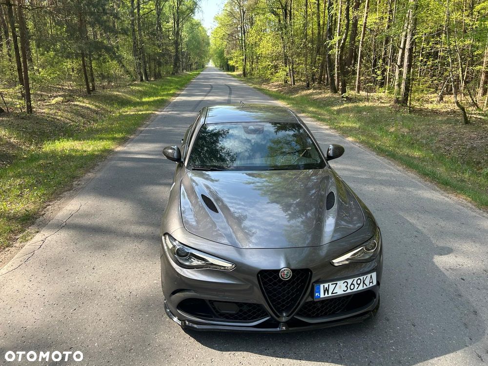 Alfa Romeo Giulia 2.9 V6 Bi-Turbo AT8 Quadrifoglio - 4